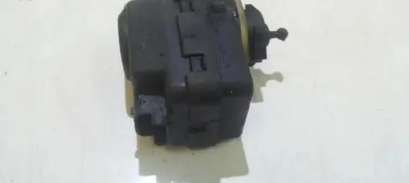 Peugeot 605 Headlight level adjustment motor 
