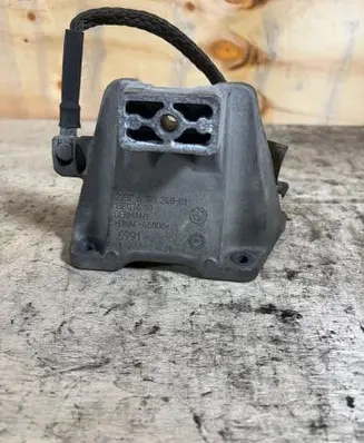 BMW 5 F10 F11 Gearbox mounting bracket 6781240 22316781240