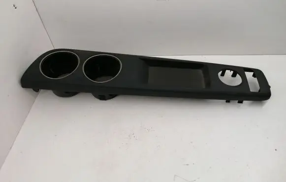 Cup holder front