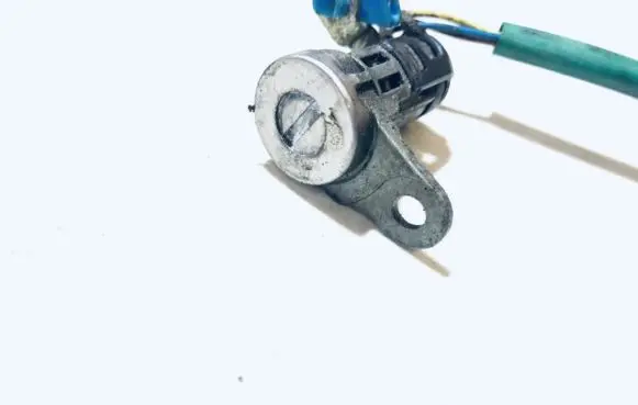 Peugeot 206 Front door lock (next to the handle) 