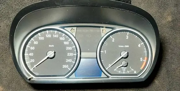 BMW 1 E81 E87 Speedometer (instrument cluster) 9166823 102495585 170126143