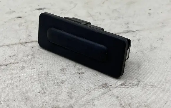 Peugeot 3008 II Rear glass lock/latch C676 9676028380