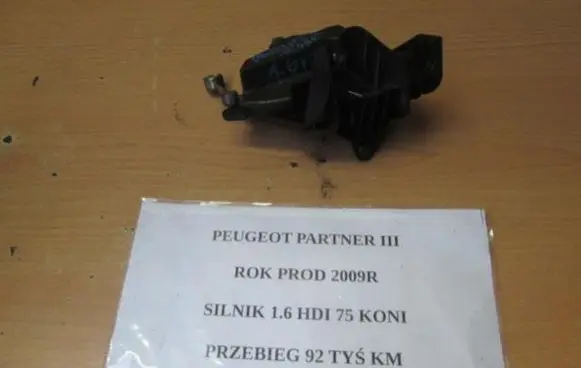 Citroen Berlingo Engine mounting bracket 9636583980