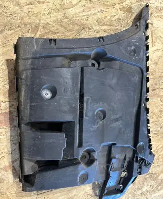 BMW 5 G30 G31 Rear bumper mounting bracket 21754011 7387299