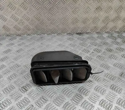 Skoda Karoq Quarter panel pressure vent 575819676
