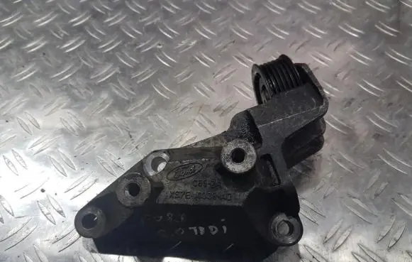 Ford Mondeo Mk III Engine mounting bracket xs7e10039ad xs7e-10039-ad
