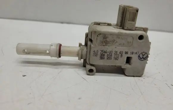 Volkswagen Golf V Central locking motor 3B0959782