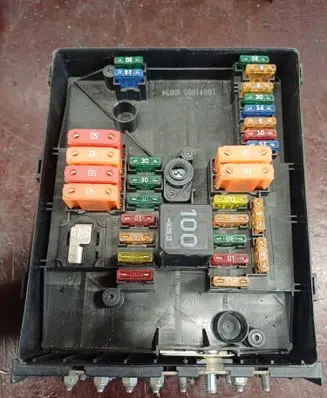 Volkswagen Touran I Fuse box set 0546485175E 1K0937809B 1T1937535