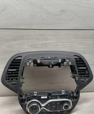 Renault Captur Climate control unit 682605493R