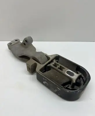 Volvo V40 Engine mount bracket 31359652 31430427