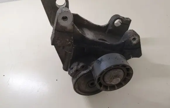 Peugeot 307 Generator/alternator bracket 9636301380