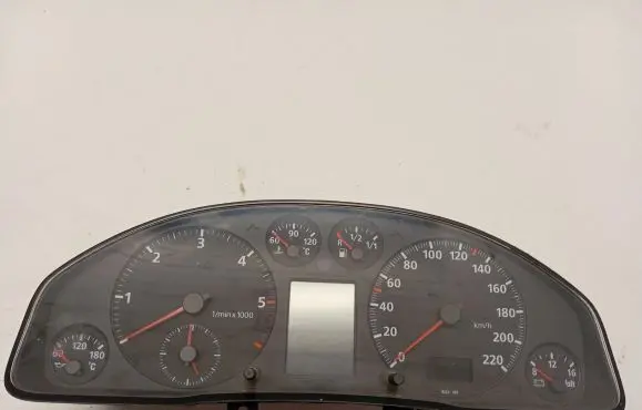 Audi A4 S4 B5 8D Speedometer (instrument cluster) 8D0919033N 110008810001