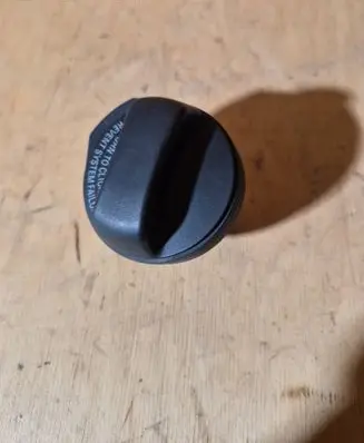 Volvo V70 Fuel tank filler cap PA66GF30