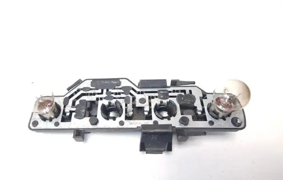 Volkswagen Polo III 6N 6N2 6NF Tail light bulb cover holder 6N0945257B