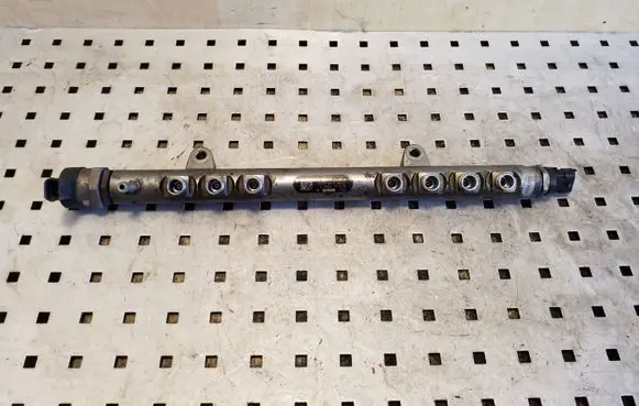 Volvo XC60 Fuel main line pipe 30777759