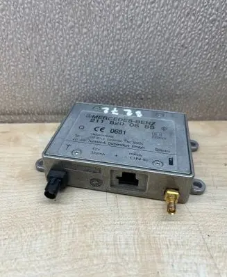 Mercedes-Benz E W211 Antenna control unit 2118200885