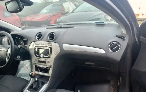 Ford Mondeo MK IV Dashboard 