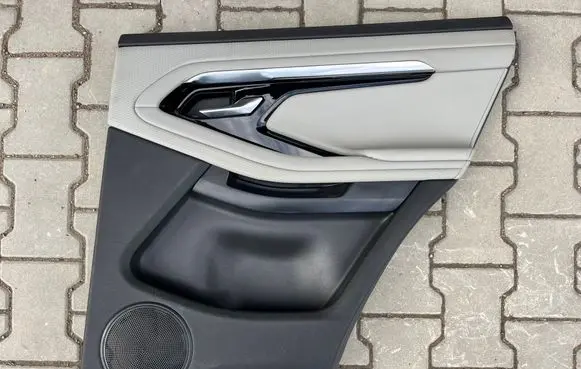 Land Rover Evoque II Coupe rear side trim panel K8D227502A K8D227502B