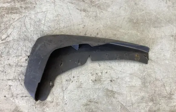 Volvo V70 Front mudguard 