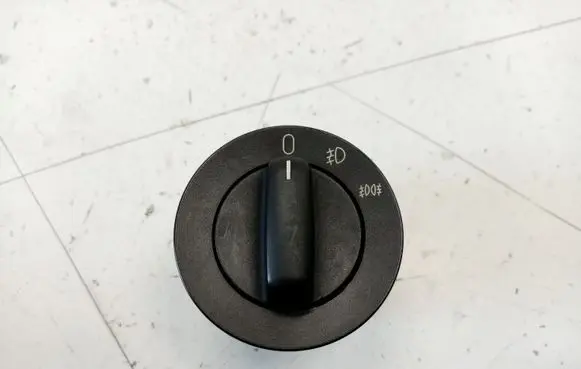 Fog light switch