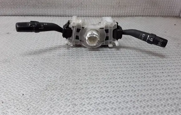 Mazda 626 Wiper turn signal indicator stalk/switch 17A089