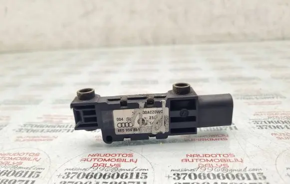 Audi A4 S4 B6 8E 8H Airbag deployment crash/impact sensor 8E0959651