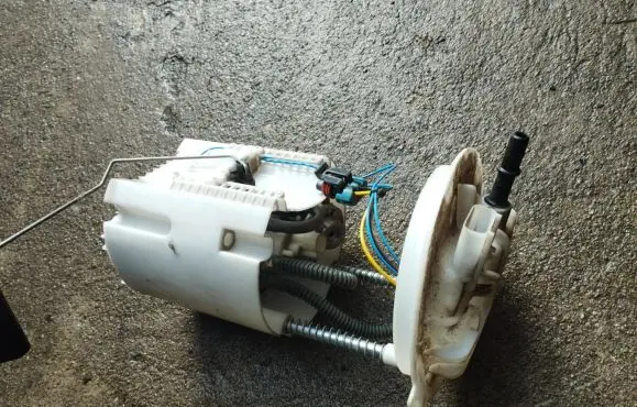 Chrysler Town & Country V In-tank fuel pump 05273969AB