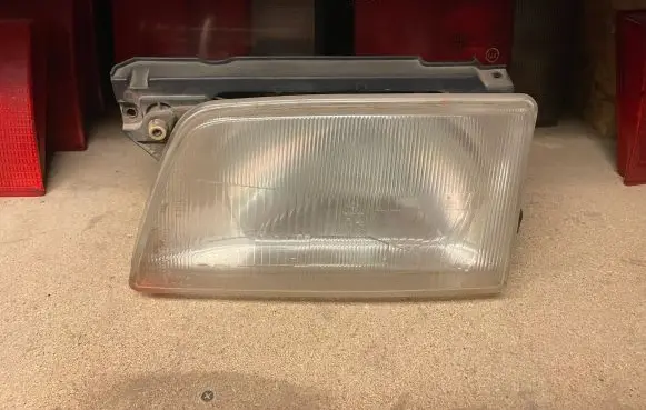 Opel Kadett E Headlight/headlamp 90181002 03755748