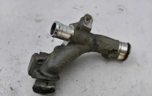 Nissan Qashqai Engine coolant pipe/hose 210472718R