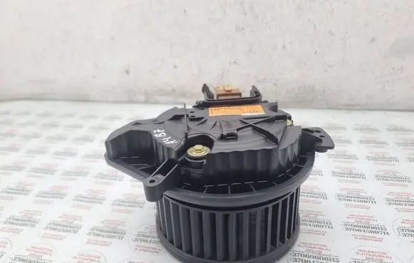 Audi A4 S4 B7 8E 8H Heater fan/blower 9020016 8E1820 0146429