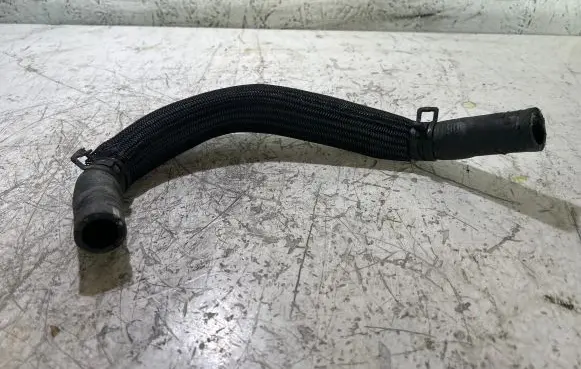 Coolant pipe/hose