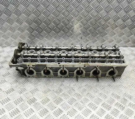 BMW 7 G11 G12 Engine head 8571121 8570147