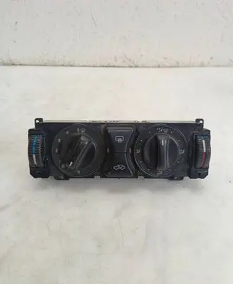 Mercedes-Benz E W210 Climate control unit 2108300185 134096 M94B