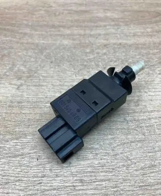 Mercedes-Benz E W211 Brake pedal sensor switch 0015454009