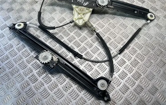 BMW 5 GT F07 Front door window regulator with motor S007017314B