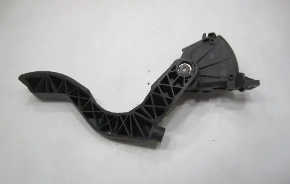 Volkswagen PASSAT B5.5 Accelerator throttle pedal 8D1721523J 6PV00837603