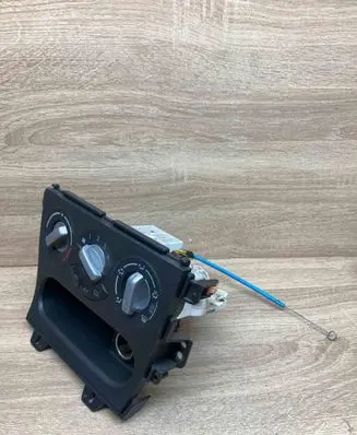 Opel Agila A Climate control unit 3946051K10