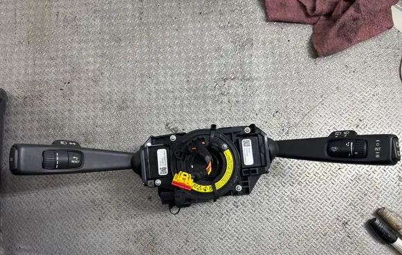 Volvo V40 Indicator stalk FBYDA 31343218
