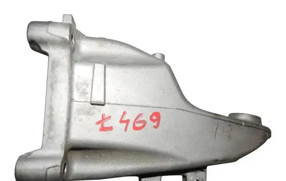 Mercedes-Benz C W205 Engine mounting bracket A2642230200