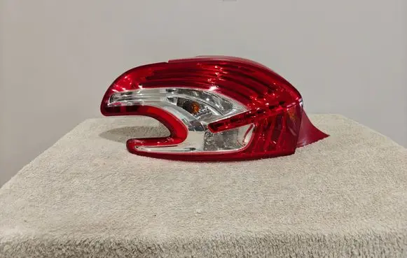 Peugeot 208 Rear/tail lights 9672628280