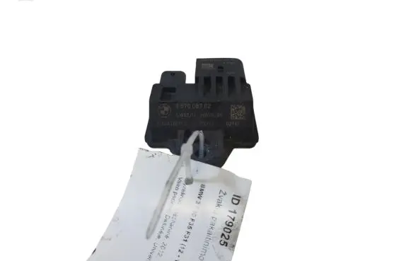 BMW 3 F30 F35 F31 Glow plug pre-heat relay 857008702 0522120103