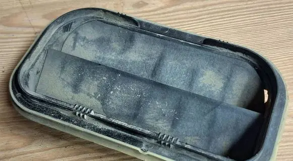 Volkswagen Caddy Quarter panel pressure vent 7L0819181