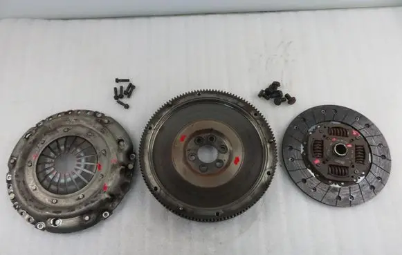 Skoda Fabia Mk1 (6Y) Flywheel 038141032 045141025A 037105273C
