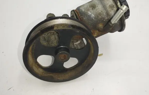 Toyota Corolla Verso AR10 Power steering pump