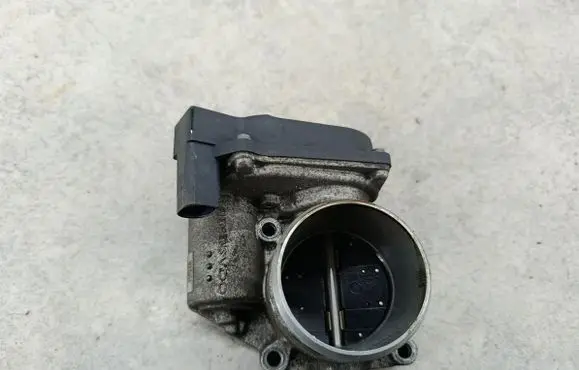 Audi A4 S4 B8 8K Throttle body valve 06F133062G