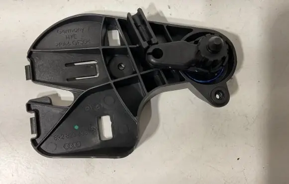 Porsche Macan (95B) Engine bonnet (hood) release handle 8R2823633