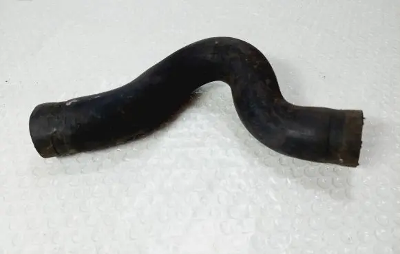 Audi A6 S6 C4 4A Engine coolant pipe/hose 4A0121055D