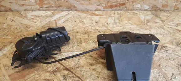 Volvo S90, V90 Tailgate/trunk/boot lock/catch/latch 31484599