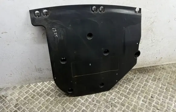 Renault Captur II Engine splash shield/under tray 