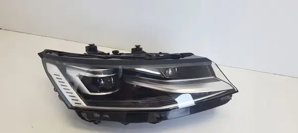 Volkswagen Transporter - Caravelle T7 Headlight/headlamp